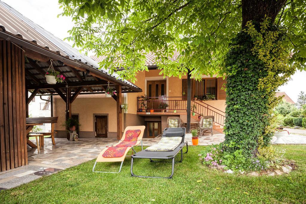Apartment Tomasevic Slunj Exterior foto